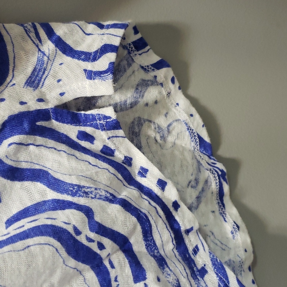C & C California NWT 100% Linen Blue and White Patterned Top - Picture 6 of 6